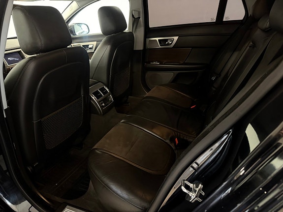 Jaguar XF 10 of 10