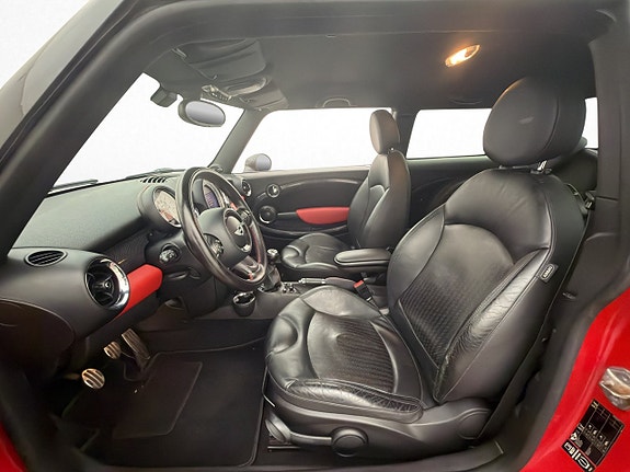 MINI Cooper S 11 of 30
