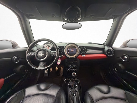 MINI Cooper S 13 of 30