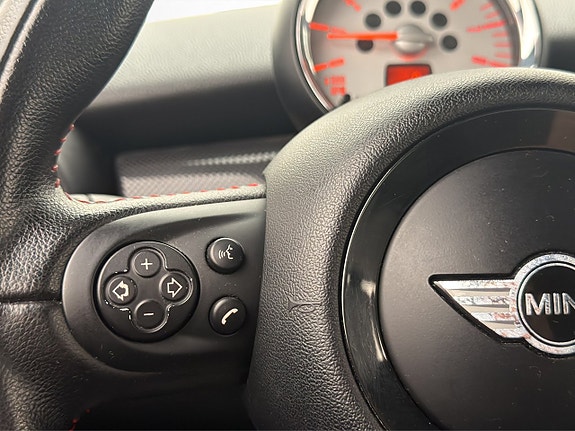 MINI Cooper S 16 of 30