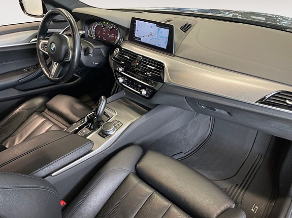 BMW 530i 16 of 26