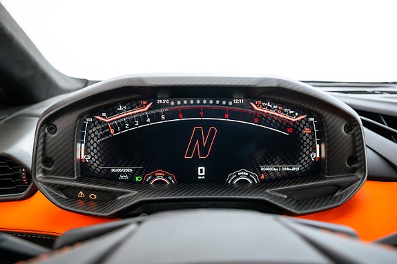 Lamborghini Revuelto 13 of 15