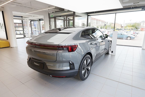 Polestar 4 5 of 12