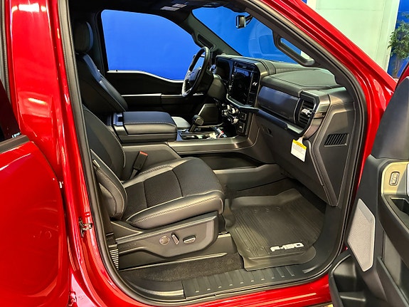 Ford F-150 4 of 5