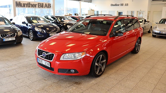 Volvo V70 2 of 17