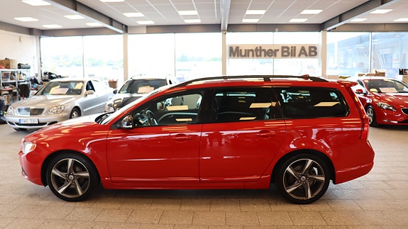 Volvo V70 3 of 17