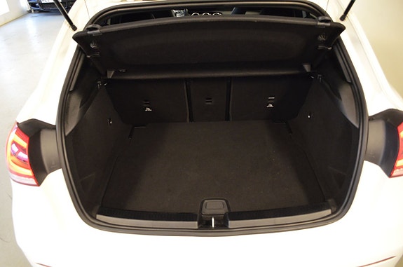 Mercedes-Benz A200 8 of 28
