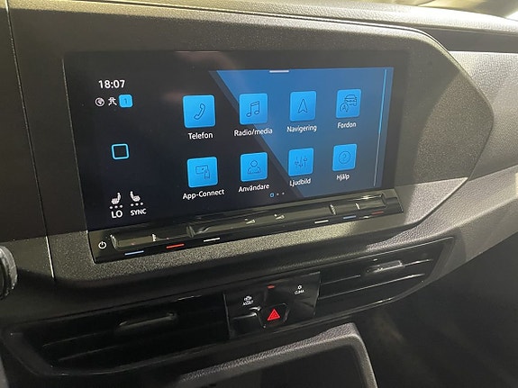 Volkswagen Caddy Maxi 10 of 15