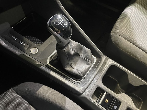 Volkswagen Caddy Maxi 11 of 15
