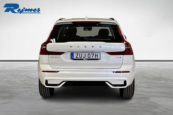 Volvo XC60 3 of 5