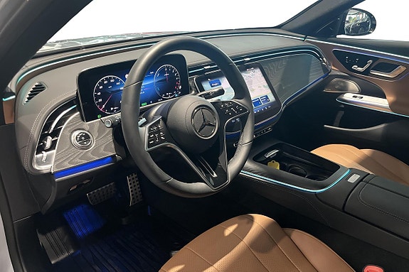 Mercedes-Benz E300 de 7 of 18