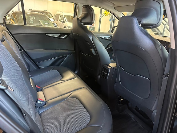 Kia Niro 10 of 23