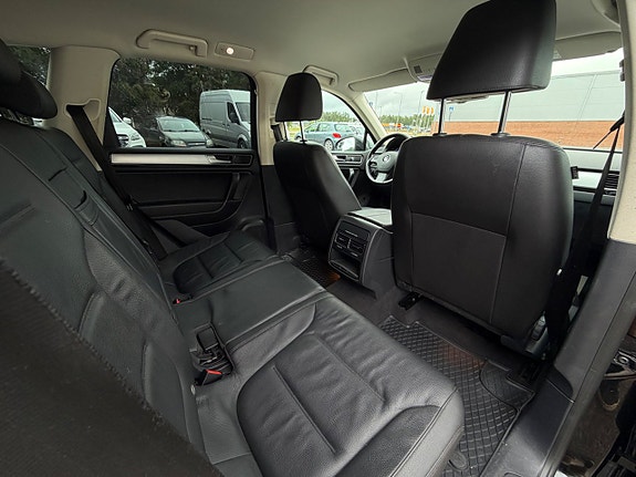 Volkswagen Touareg 15 of 23