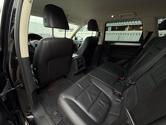 Volkswagen Touareg 12 of 23