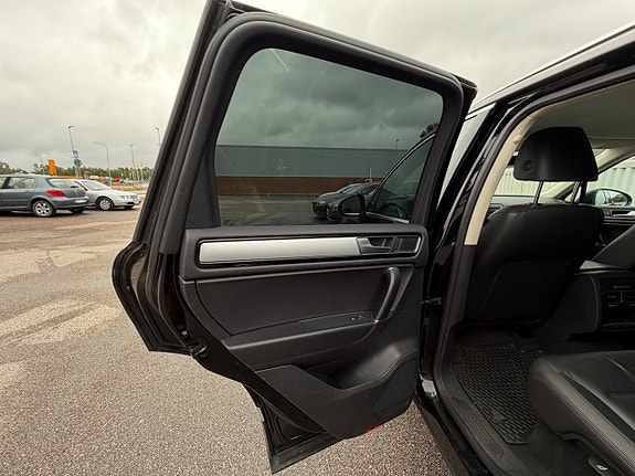 Volkswagen Touareg 13 of 23
