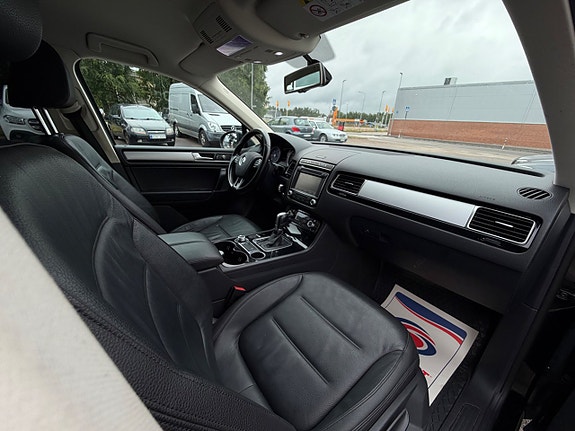 Volkswagen Touareg 14 of 23