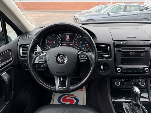 Volkswagen Touareg 9 of 23