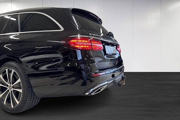 Mercedes-Benz E300 de 21 of 28