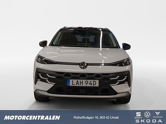 Volkswagen T-Roc 2 of 5