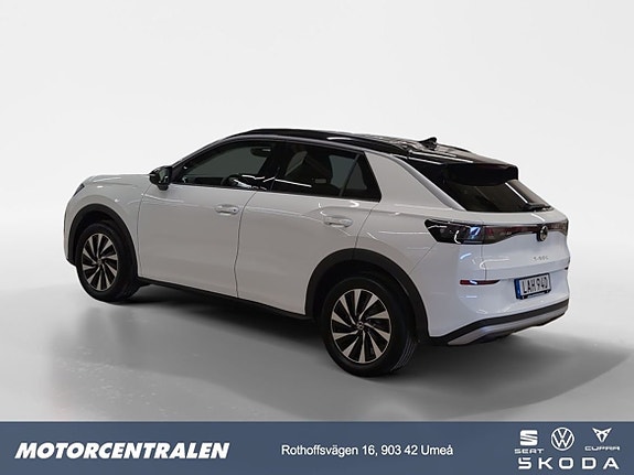 Volkswagen T-Roc 4 of 5