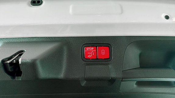 Mercedes-Benz CLA250 e 13 of 17