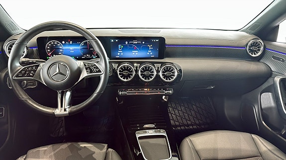 Mercedes-Benz CLA250 e 10 of 17