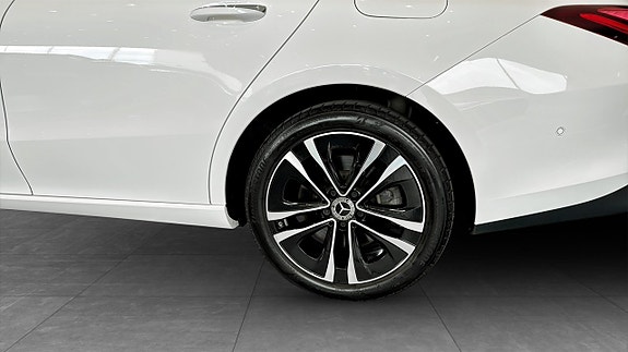 Mercedes-Benz CLA250 e 6 of 17