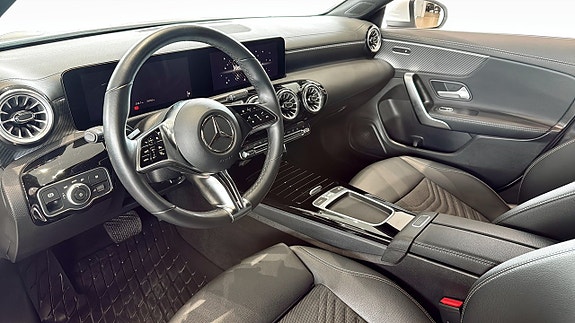 Mercedes-Benz CLA250 e 7 of 17