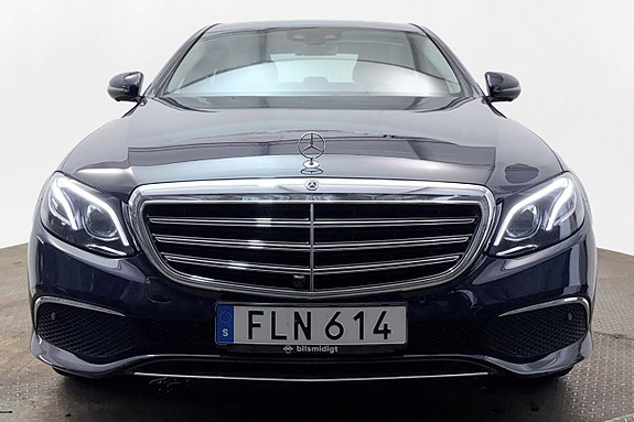 Mercedes-Benz E220 d 3 of 30