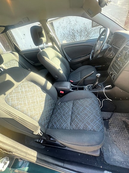 Toyota Avensis 4 of 5