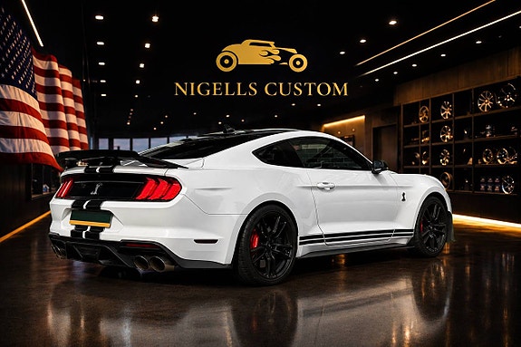 Ford Mustang 2 of 3