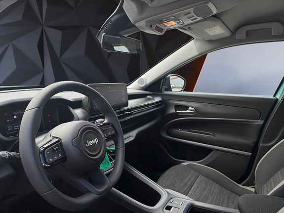 Jeep Avenger 8 of 16