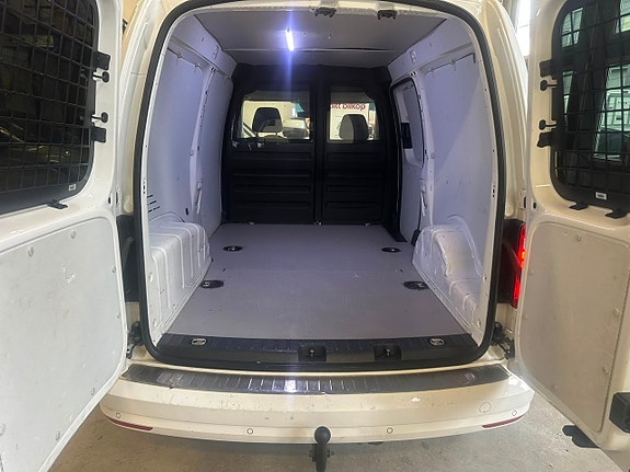 Volkswagen Caddy Maxi 9 of 16