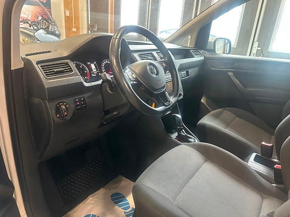 Volkswagen Caddy Maxi 14 of 16