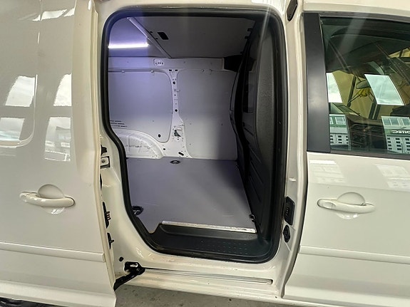 Volkswagen Caddy Maxi 10 of 16