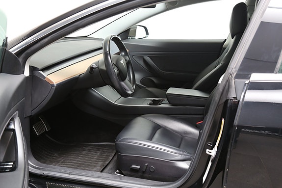 Tesla Model 3 8 of 27