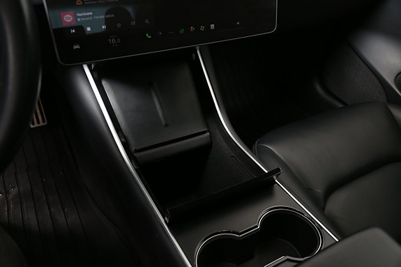 Tesla Model 3 20 of 27