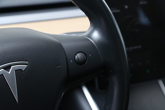 Tesla Model 3 17 of 27