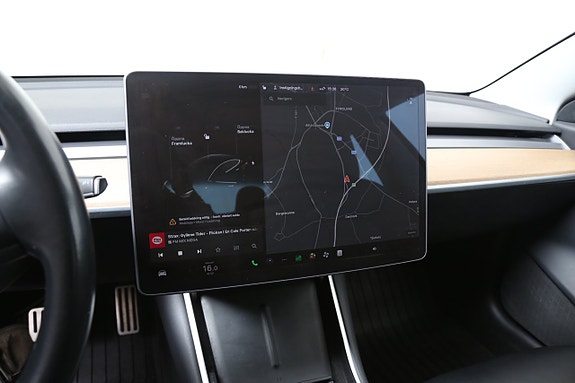 Tesla Model 3 21 of 27