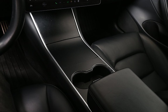 Tesla Model 3 19 of 27