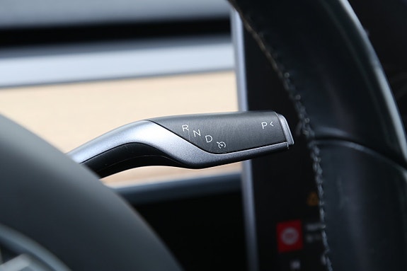 Tesla Model 3 18 of 27
