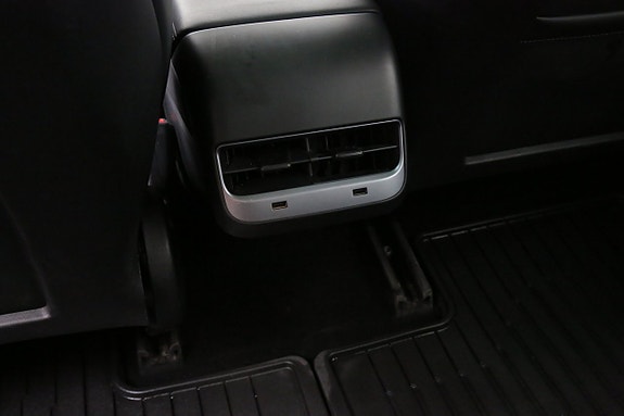 Tesla Model 3 25 of 27