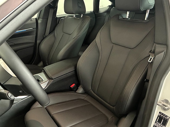 BMW i4 7 of 16