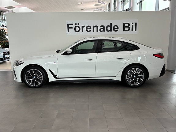 BMW i4 3 of 5