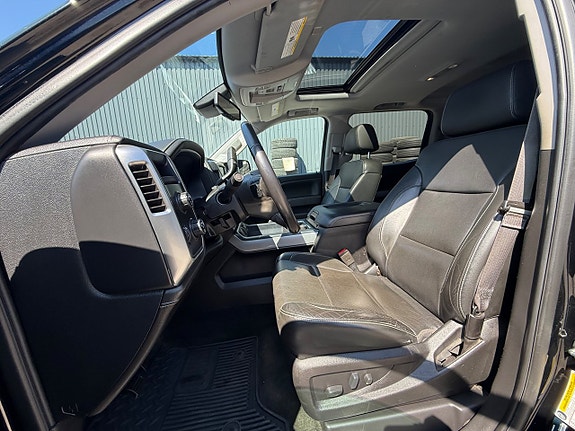 Chevrolet Silverado 1500 8 of 10