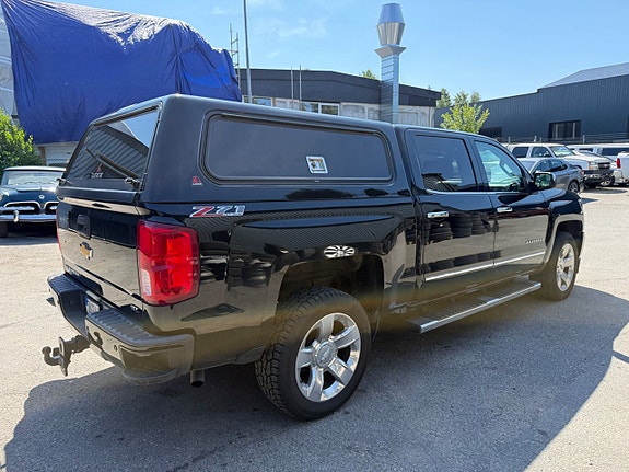Chevrolet Silverado 1500 2 of 10