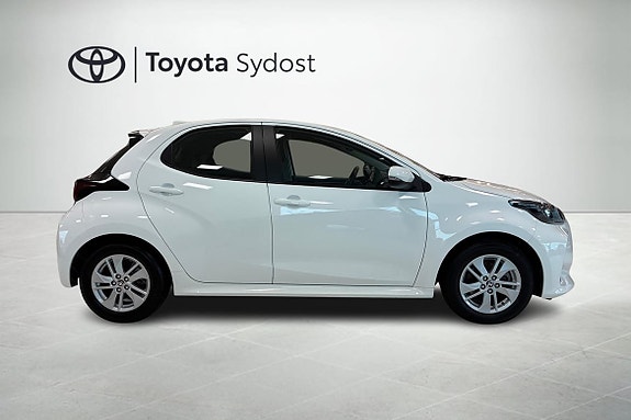 Toyota Yaris 16 of 18