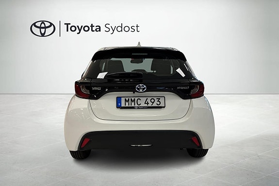 Toyota Yaris 4 of 5