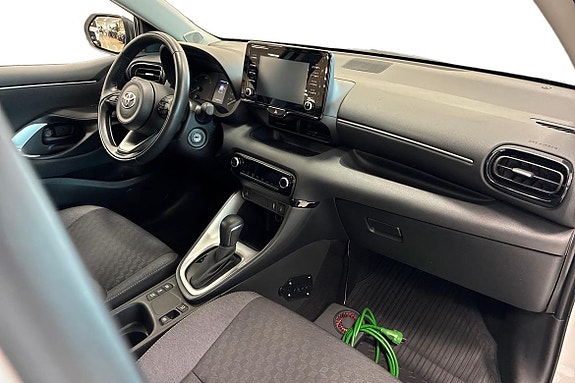 Toyota Yaris 6 of 18