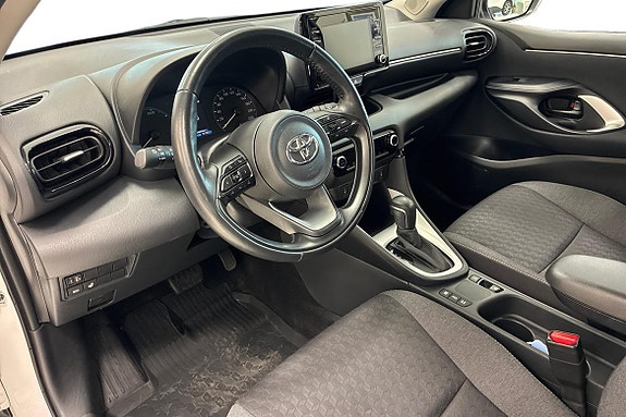 Toyota Yaris 12 of 18